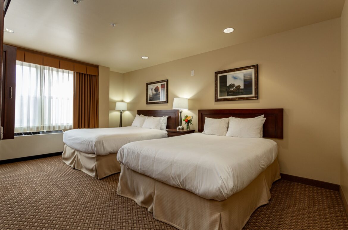 2 Queen Beds